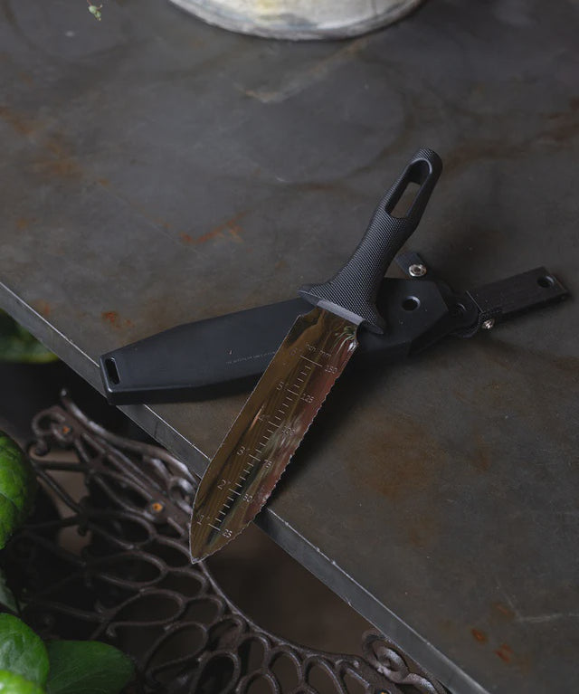 Nisaku-Hori-Hori-Knife.jpg